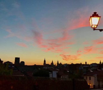 Dende Iribarne a Guadi Galego: catro actividades culturais de xaneiro en Compostela