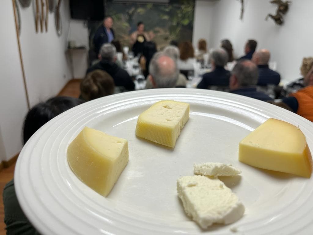 Corte, degustación e conservación dos queixos DOP galegos