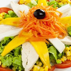 ENSALADA DE POLLO Y MANGO