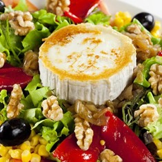 ENSALADA DE QUESO DE CABRA CON CEBOLLA CARAMELIZADA