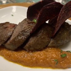 Estufado de carrilleras de Ibérico con chips de boniato