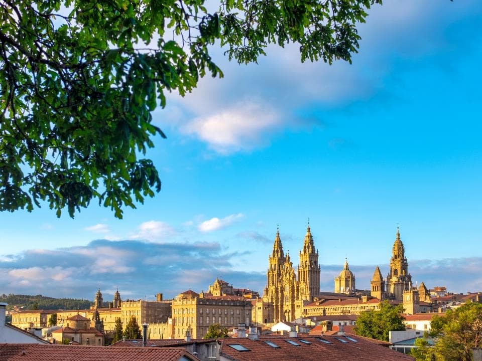 Música, deporte, teatro e festa para espremer Compostela en xuño